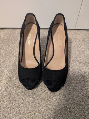 Gravity Pope Suede Black heels